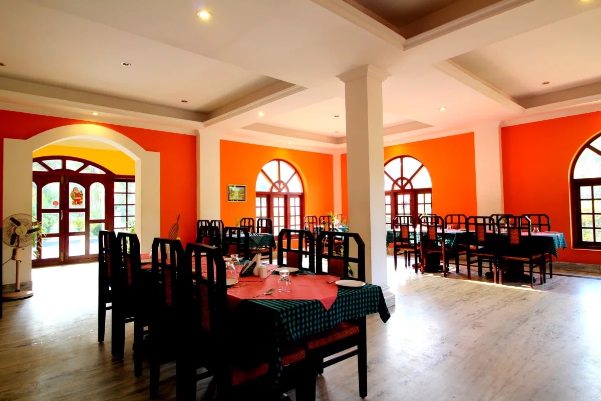 Laxshmi Hotel and Resort Kumarakom Restaurant