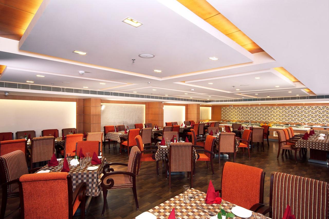 The Chrysoberyl Hotel Kumarakom Restaurant