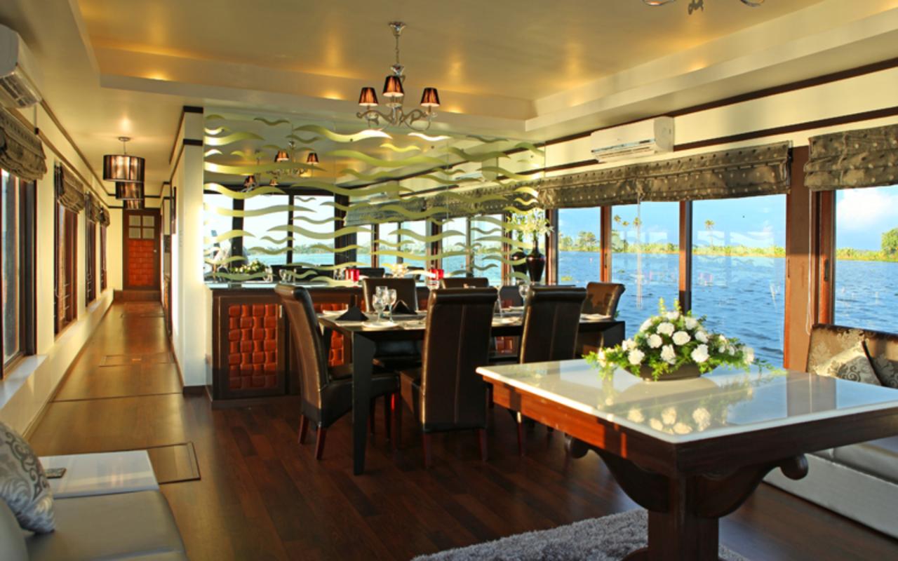 Krishna Houseboat Kumarakom Restaurant