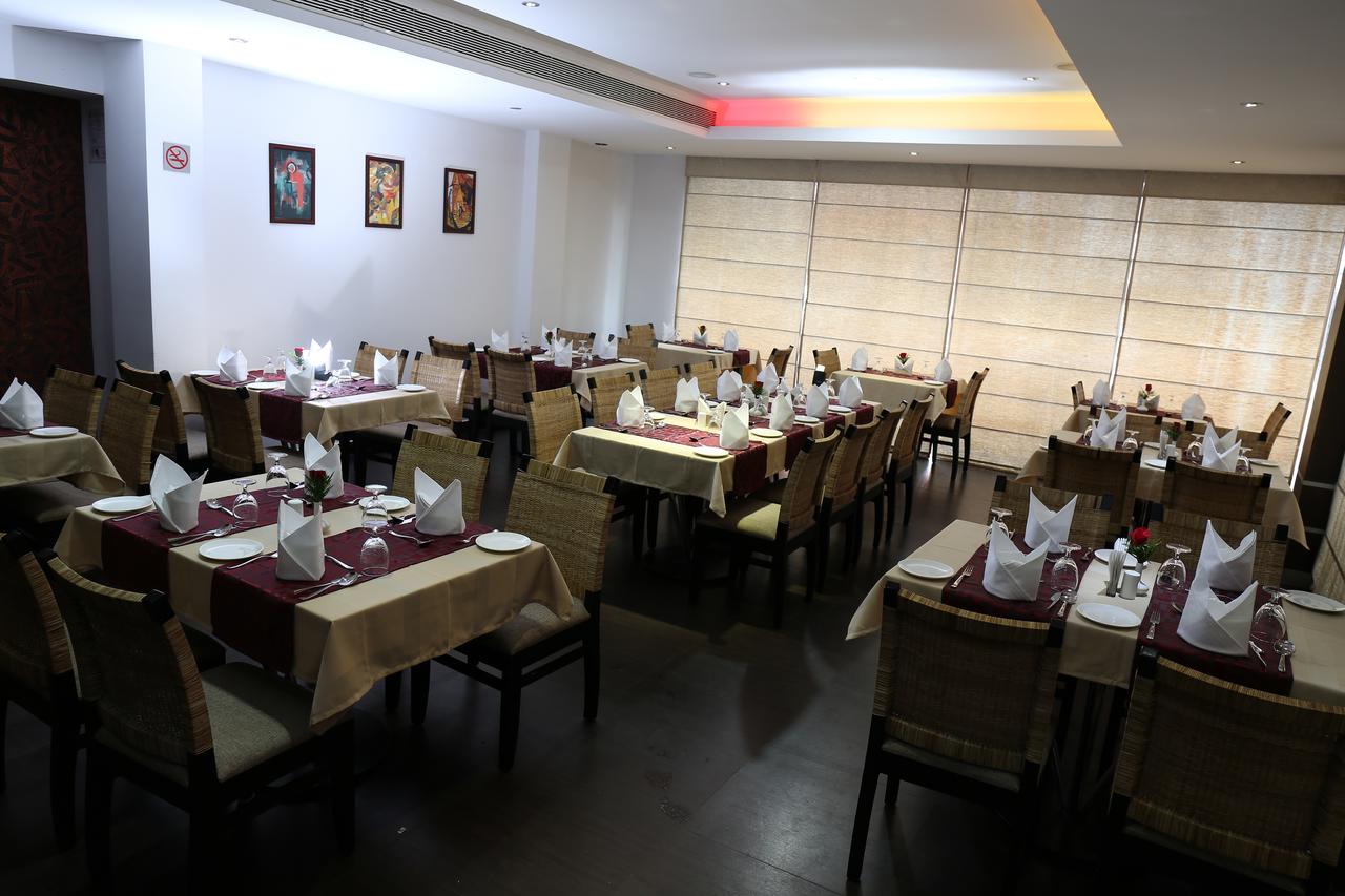 Finch Hotel Kumarakom Restaurant